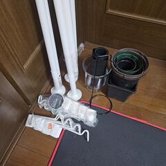 ポールハンガー？植木鉢やらの画像