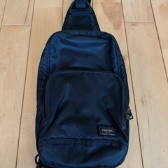 吉田カバン 縦型ボディバック
