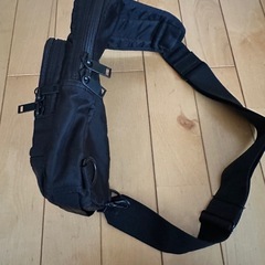 吉田カバン 縦型ボディバック
の画像