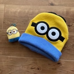 ミニオンの帽子とミニオンのキーホルダー