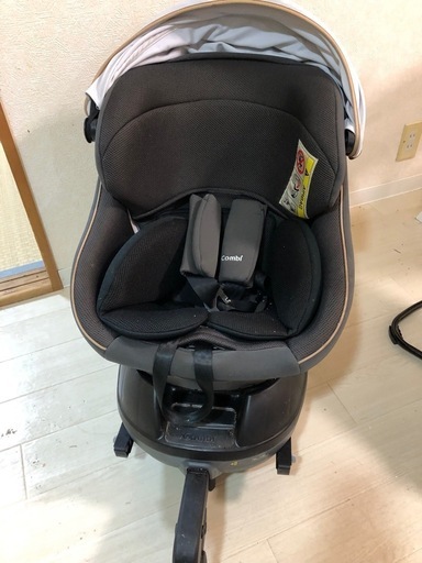 ISOFIXチャイルドシート
 チャイルドシート選び、まずは取り付け方法を確認！ ISOFIXがオススメ 