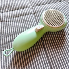 新品🌟ペットブラシ 猫 犬 ブラシ 犬用ブラシ 猫の毛取りブラシ グリーン の画像