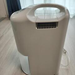 【美品】2022年製　コロナ除湿機の画像
