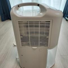 【美品】2022年製　コロナ除湿機の画像