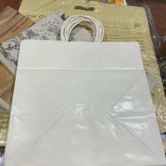 紙袋　レジ袋　包装紙の画像