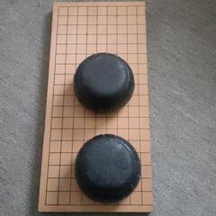 碁盤と碁石のセットの画像