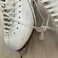 【引き渡し相談中】フィギュアスケート靴24.5cm　の画像