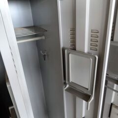 内田洋行 システムロッカー 4連2号 4人用ロッカー オフィス用家具 鍵付き 【自社配送は札幌市内限定】 店頭お引き取り歓迎/藻岩倉庫の画像