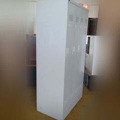 内田洋行 システムロッカー 4連2号 4人用ロッカー オフィス用家具 鍵付き 【自社配送は札幌市内限定】 店頭お引き取り歓迎/藻岩倉庫の画像