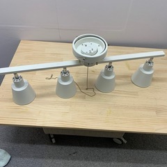 ✨ニトリ✨４灯シーリングライト 美品 ✨大阪市近郊配送無料✨の画像