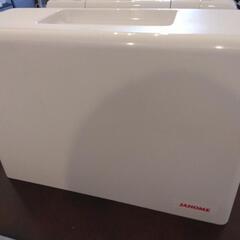 ジャノメミシン JANOME J1212　見た目美品の画像