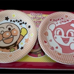 新品　アンパンマン&ドキンちゃん　ケーキ皿2枚セットの画像
