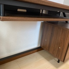 ニトリ　机　　パソコンデスクの画像