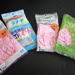 ゴム手袋　うす手　Mサイズ  1点　新品未開封　4点400円