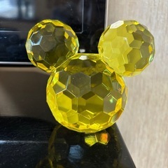 【お値下げしました】ディズニーランド、ミッキーマウス、ペーパーウエイト、置物、キラキラの画像
