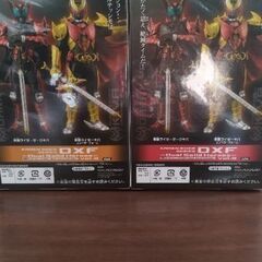 バンプレスト仮面ライダーダークキバ＆仮面ライダーキバエンペラーフォームの画像