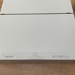 ホワイト PlayStation 4 本体 + コントローラー2個 + 充電スタンドの画像