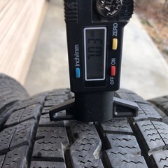 冬タイヤ ★ サニトラ用ホイール付きスタッドレス ★ バリ山深溝4本組み 冬タイヤ ☆ サニトラ用ホイール付きスタッドレス ☆ バリ山深溝4本組み