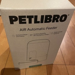 新品　テスト使用のみ。PETLIBRO AIR 自動給餌器 猫用 コードレス 自動餌やり機 無制限置き場所 タイマー式 定時定量 餌やり器 1日6食 ４重鮮度保持 2WAY給電 ステンレス製ボウル 誤操作防止 お手入れ簡単 2L ブラックの画像