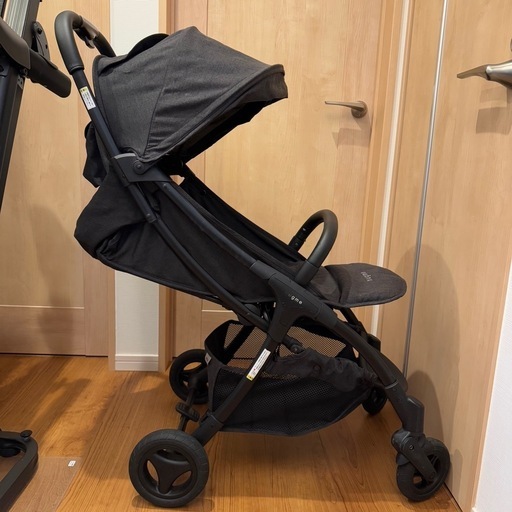 KATOJI hugme 折りたたみ式ベビーカー ブラック　ベビーシート付き KATOJI hugme 折りたたみ式ベビーカー ブラック ベビーシート付き