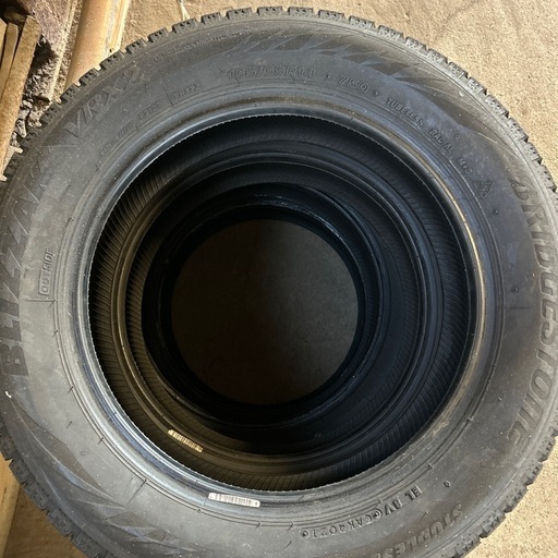 スダットレス　タイヤ　ブリザック　VRX2 155/65/14　 溝まだまだあります。すぐ無くなります。