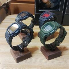 G-SHOCKタイプの腕時計 中国製 大きめ 1個500円 スタンド付属の画像