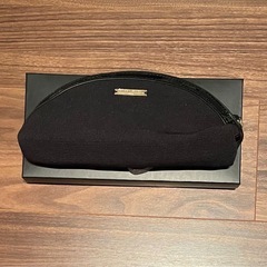 アルマーニビューティ　ポーチの画像