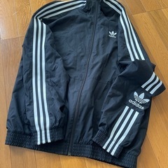 タイムセール中adidas上着