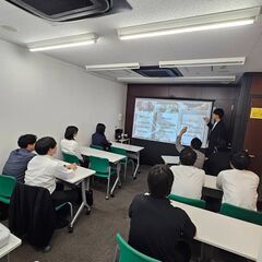 【携帯販売・イベントスタッフ】※未経験歓迎　※正社員月収２４万〜
