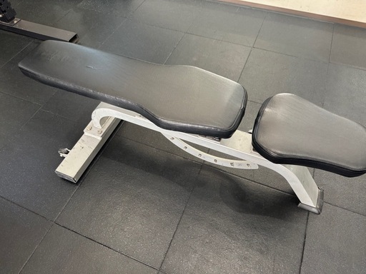 受け渡し先決定済 
インクラインベンチ 業務用