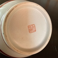 九谷焼　小さめの花瓶　花鳥柄　金彩　ススキとツバメ　壺の画像