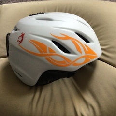 GIRO スキーヘルメットの画像