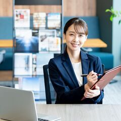受付窓口》車両販売窓口対応スタッフ（英語対応業務）【あなたの英語...