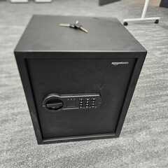 Amazonベーシック 金庫 家庭用 業務用 電子式 テンキー式...