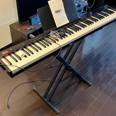 ニコマク、電子ピアノ