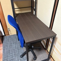 デスクとチェアのセット