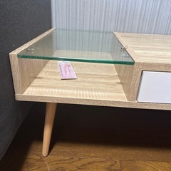 リビングテーブルの画像