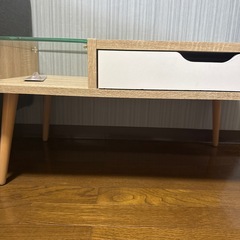リビングテーブルの画像