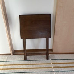 サイドテーブルの画像