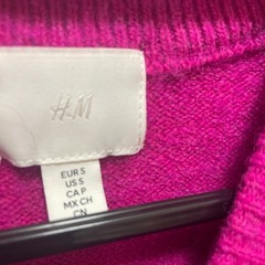 h&m ストーン付きニットの画像