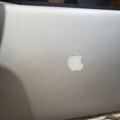 MacBook Pro 15インチ MacOS Sequoia 15の画像