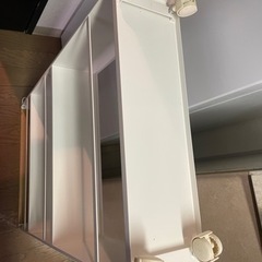 締め切りましたYamazakiキッチン隙間ラックの画像