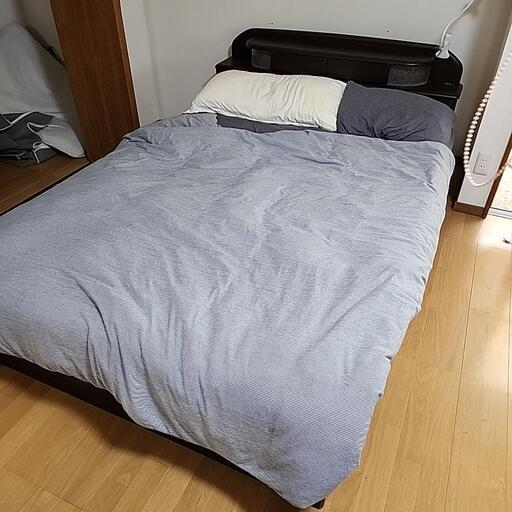 ダブルベッド