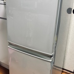 シャープ　冷蔵庫　137L