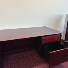 オフィス用のデスクをお譲りいたします