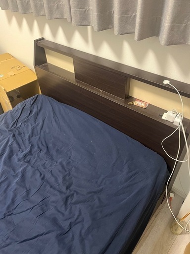 セミダブルベッド