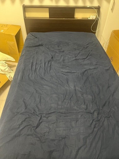 セミダブルベッド