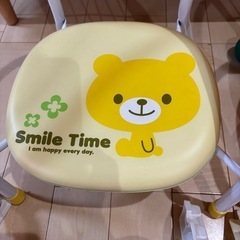 ベビー チェア　お話し中です。チャイルドチェア　テーブル　椅子の画像
