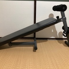 トレーニングベンチ（腹筋台）