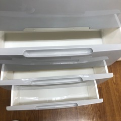 ウッドトッププラチェストの画像